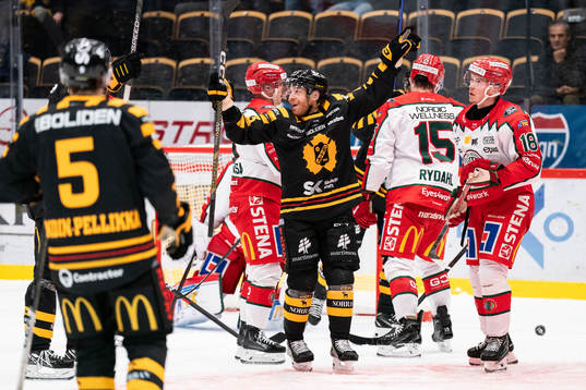 Skellefteås Filip Sandberg jublar