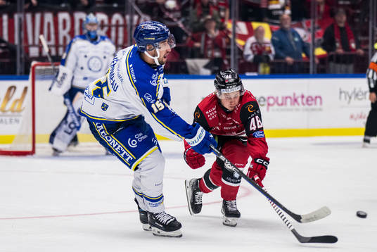 Leksands Max Veronneau och Malmö Redhawks Lauri Pajuniemi