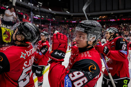 Malmö Redhawks Lukas Wernblom jublar