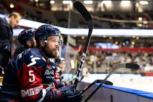 Linköpings Oscar Fantenberg deppar