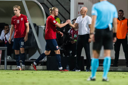 Erling Braut Haaland and Head coach Ståle Solbakken of