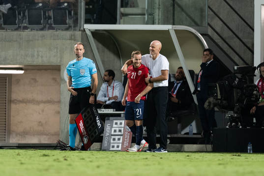 Bård Finne and Head coach Ståle Solbakken of Norway