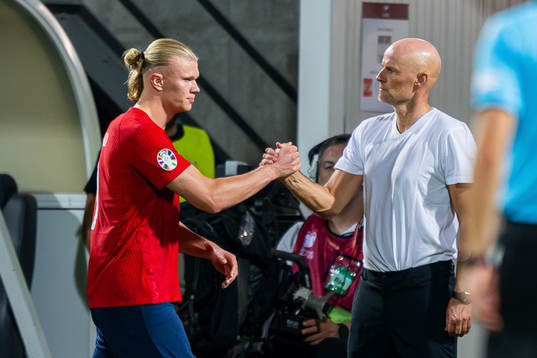 Erling Braut Haaland and Ståle Solbakken, head coach of
