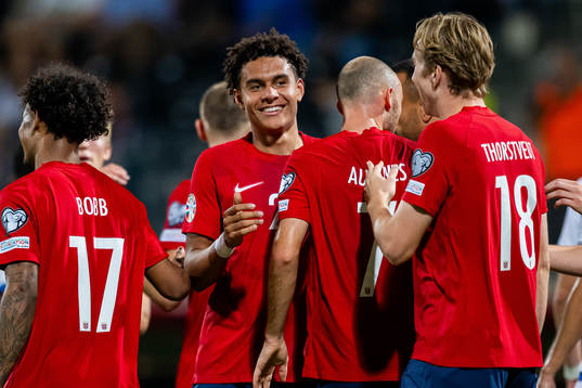 Antonio Nusa and players of Norway celebrate