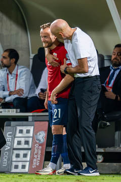 Bård Finne and Ståle Solbakken, head coach of Norway
