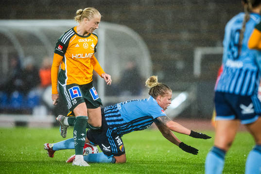 IFK Norrköpings Wilma Leidhammar och Djurgårdens Therese
