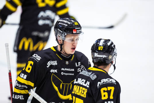 Västerås IKs Elias Pettersson deppar