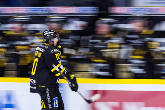 Västerås IKs Jimmie Jansson Lorek jublar