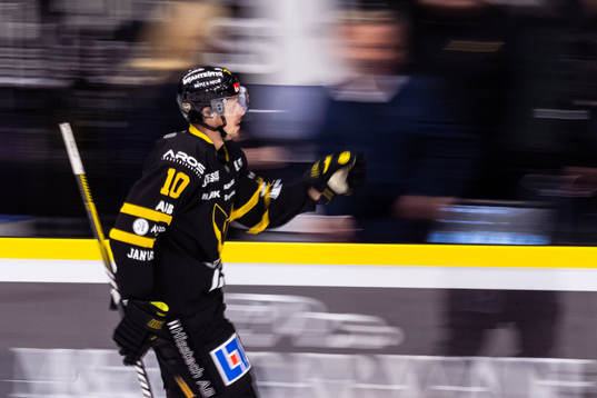 Västerås Jimmie Jansson Lorek jublar