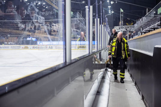 En brandman på arenan