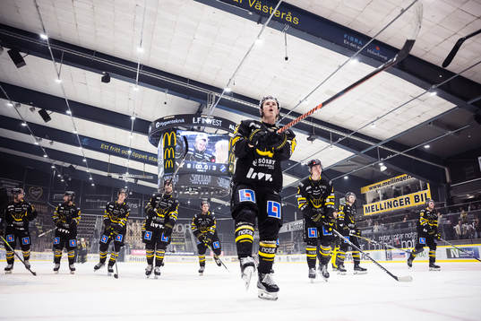 Västerås spelare jublar