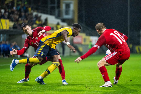 Daniel Danu of Moldova and Josafat Mendes of Sweden