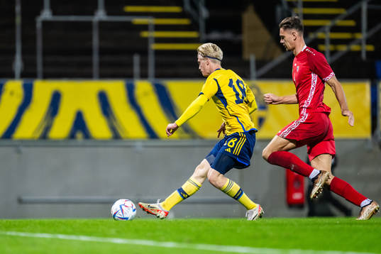 Lucas Bergvall of Sweden scores 4-0