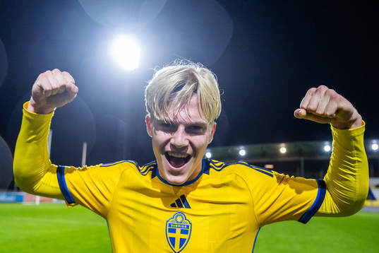Lucas Bergvall of Sweden celebrates