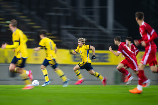 Sebastian Nanasi of Sweden
