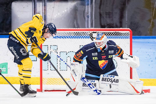 Södertäljes Christopher Liljewall utmnar Djurgårdens