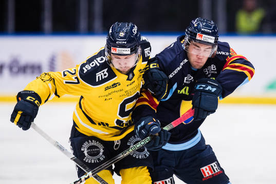 Södertäljes Daniel Norbe och Djurgårdens Anton Gradin