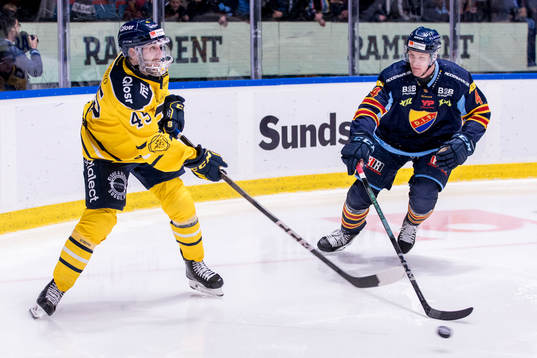 Södertäljes Sebastian Dyk och Djurgårdens Edvin