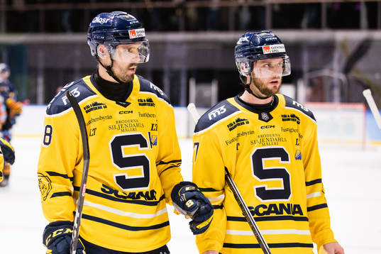 Södertäljes Linus Videll och Daniel Norbe deppar