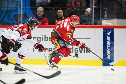 MoDos Danny O'Regan och Örebros Robert Leino