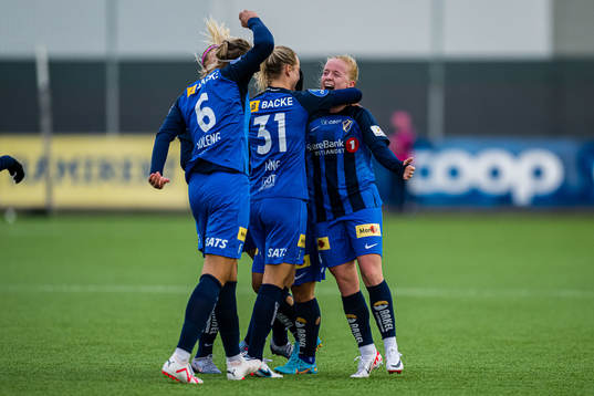 Thea Loennecken of Stabæk celebrates