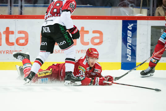 MoDos Johan Södergran och Örebros Jonathan Lekkerimäki