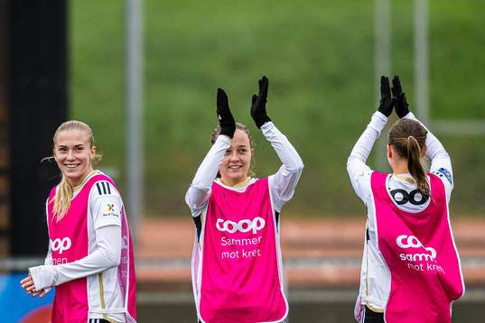 Emilie Nautnes and Camilla Linberg of Rosenborg
