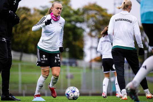 Elin Åhgren Sørum of Rosenborg warms up
