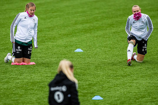 Cesilie Andreassen and Elin Åhgren Sørum of Rosenborg