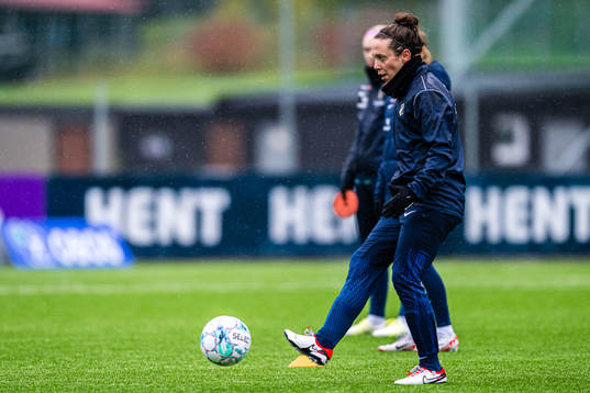 Melissa Linn Berman Bjånesøy of Stabæk warms up