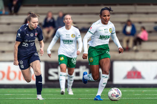 Hammarbys Madelen Janogy och FC Rosengårds Bea Sprung