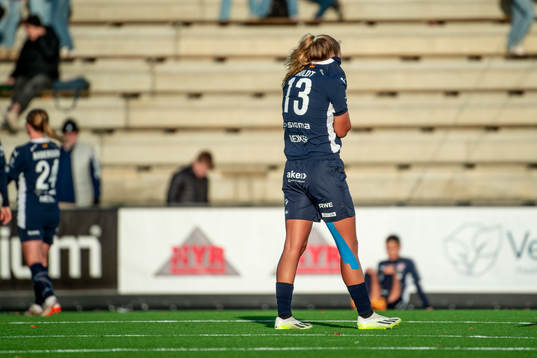 FC Rosengårds Olivia Holdt deppar