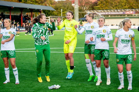 Hammarbys spelare jublar