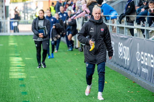 FC Rosengårds Caroline Seger innan fotbollsmatchen i