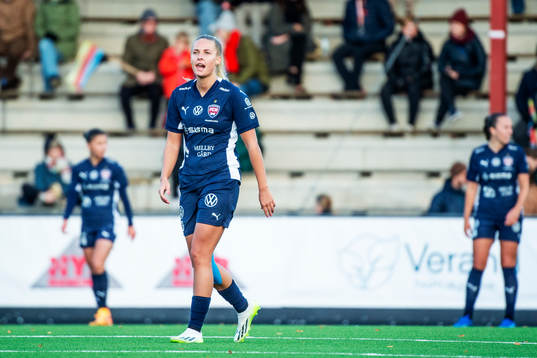 FC Rosengårds Olivia Holdt deppar