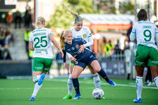FC Rosengårds Sofie Bruun Bredgaard mot Hammarbys Eva