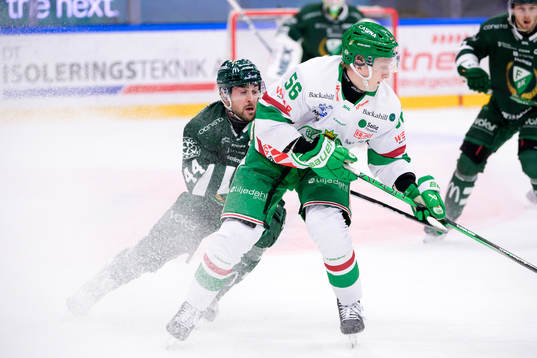 Färjestads Jonathan Andersson och Rögles Adam Engström
