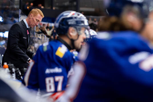 Växjös tränare Jörgen Jönsson deppar