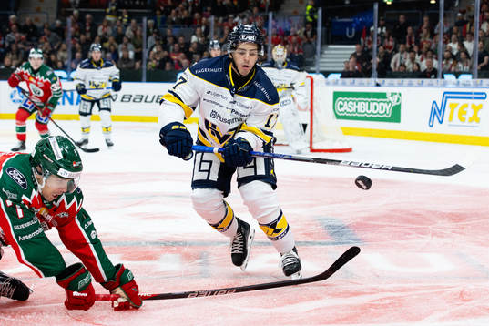 Frölundas Henrik Tömmernes och HV71s Isac Brännström
