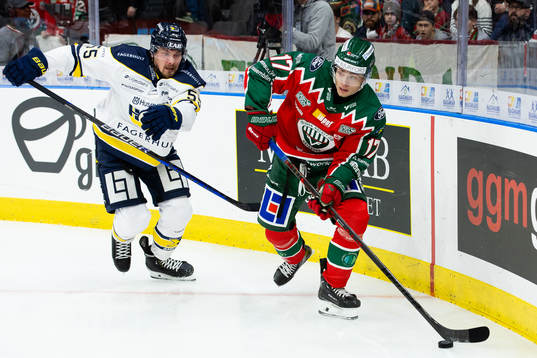 Frölundas Isac Born och HV71s Fredrik Forsberg