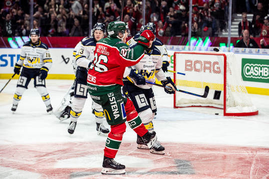 Frölunda HCs Isac Heens jublar