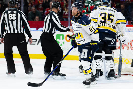 HV71s Mattias Tedenby deppar