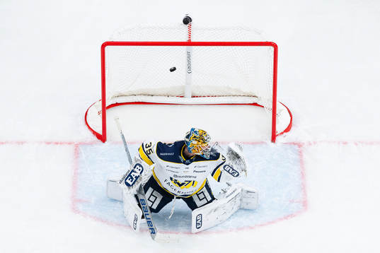 HV71s målvakt Victor Brattström släpper in 3-4