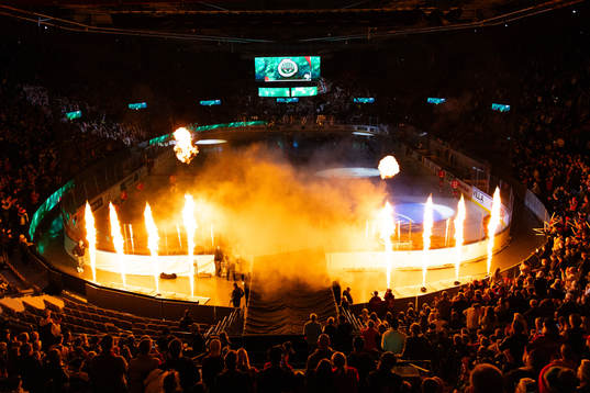 Frölundas intro innan ishockeymatchen i SHL mellan