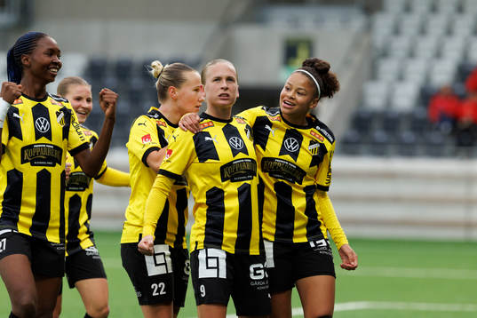 Häckens Aisha Masaka, Filippa Curmark och Felicia