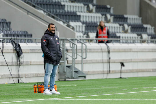 Häckens tränare Mak Lind