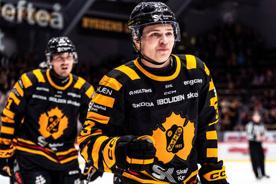 Skellefteås Zeb Forsfjäll jublar