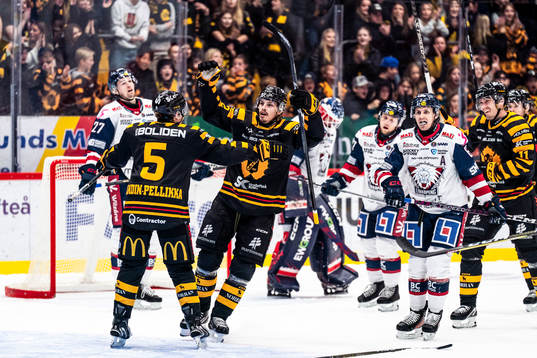 Skellefteås Jonathan Johnson jublar