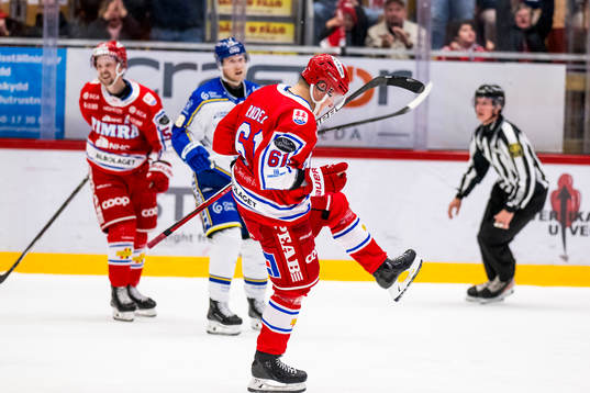 Timrås Axel Rindell jublar 1-0
