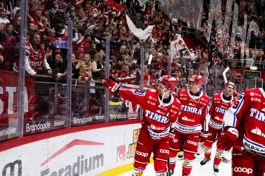 Timrås Jonathan Dahlén jublar
